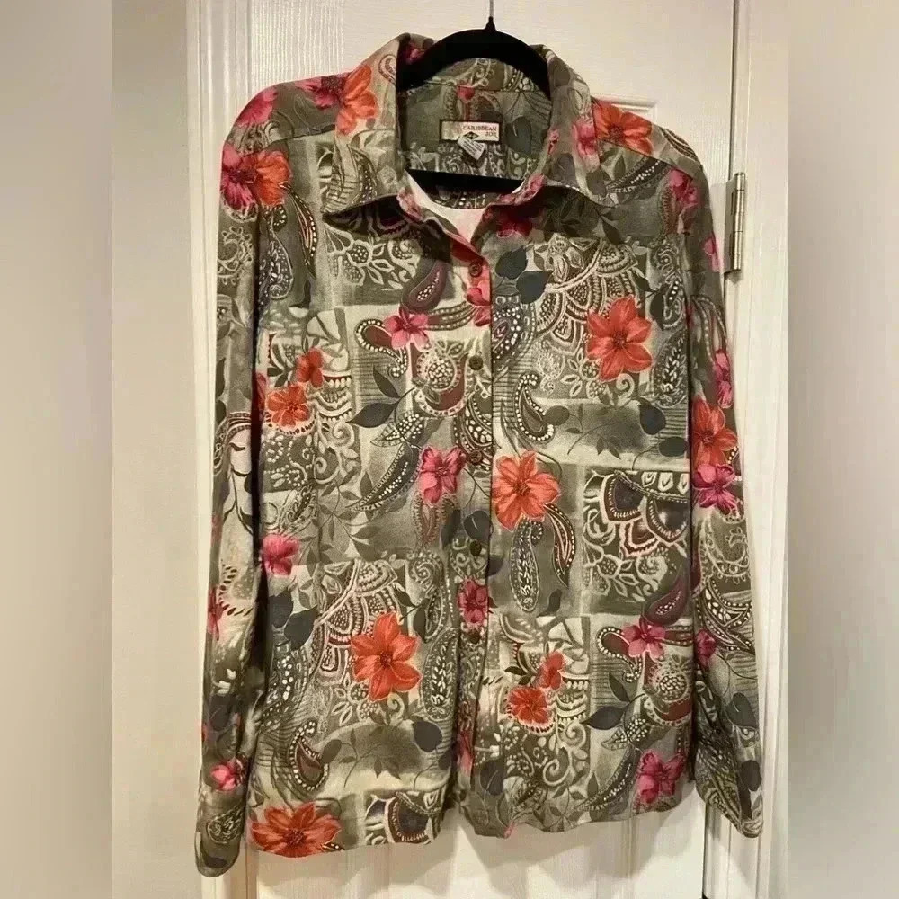 Caribbean Joe Women’s Floral Paisley Button Down Tropical Coconut Buttons Size M - Picture 1 of 10